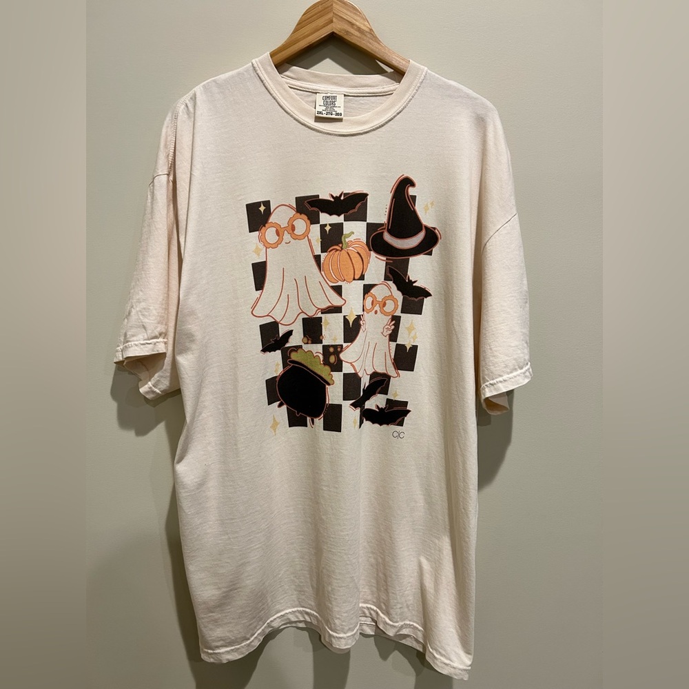 Comfort Colors Cream Halloween Graphic Tee